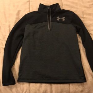 Under Armour boys pullover size YL